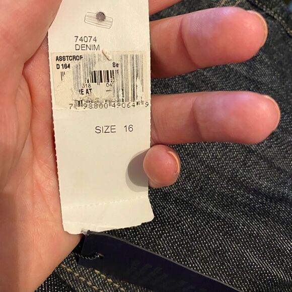 NWT NYDJ Plus Blue Denim Straight Crop Capris - Picture 10 of 11